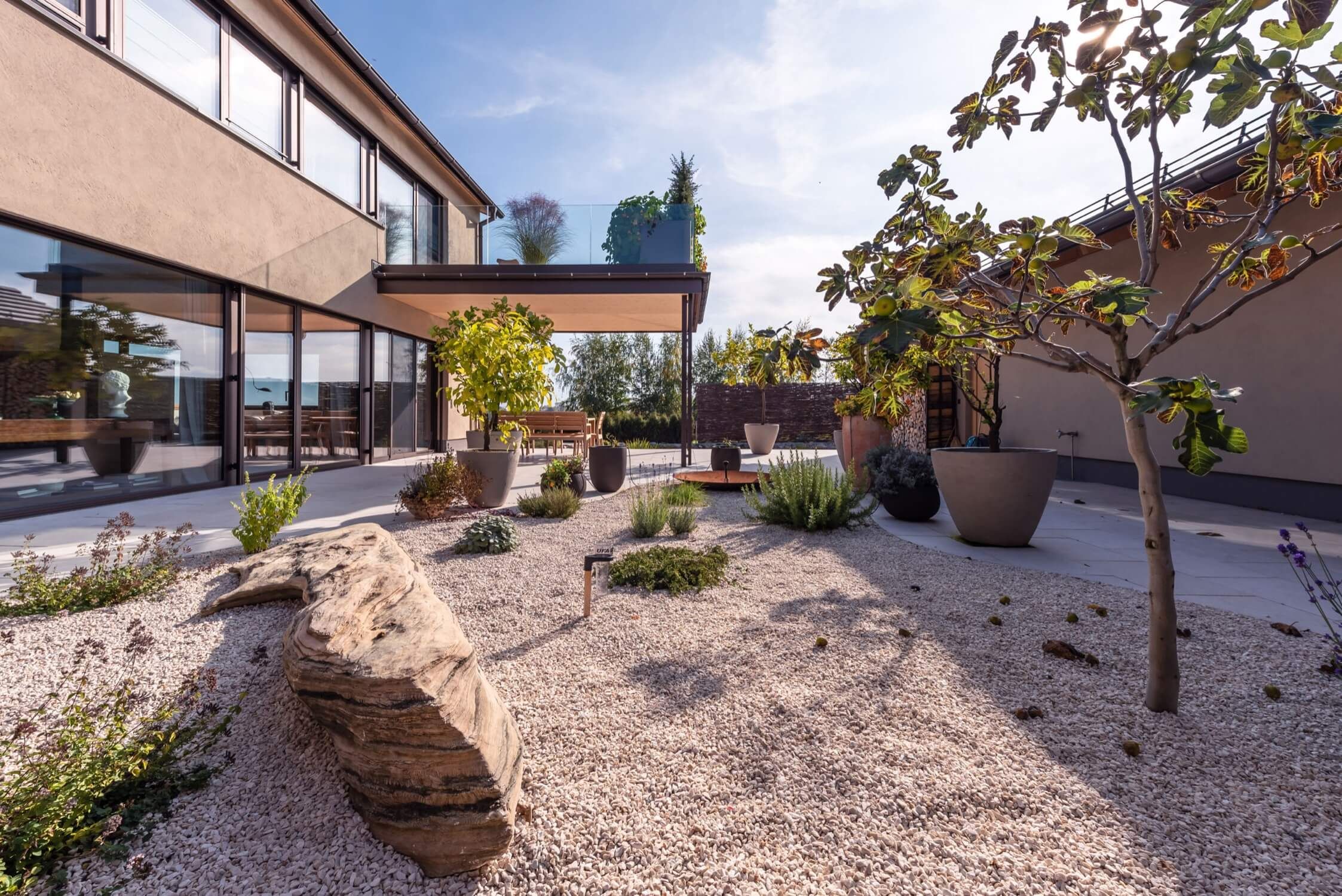 Perspektive Garten, Einfamilienhaus Kalbermatten, Ostschweiz, Bodenseeregion, Architektur, Landschaftsarchitektur